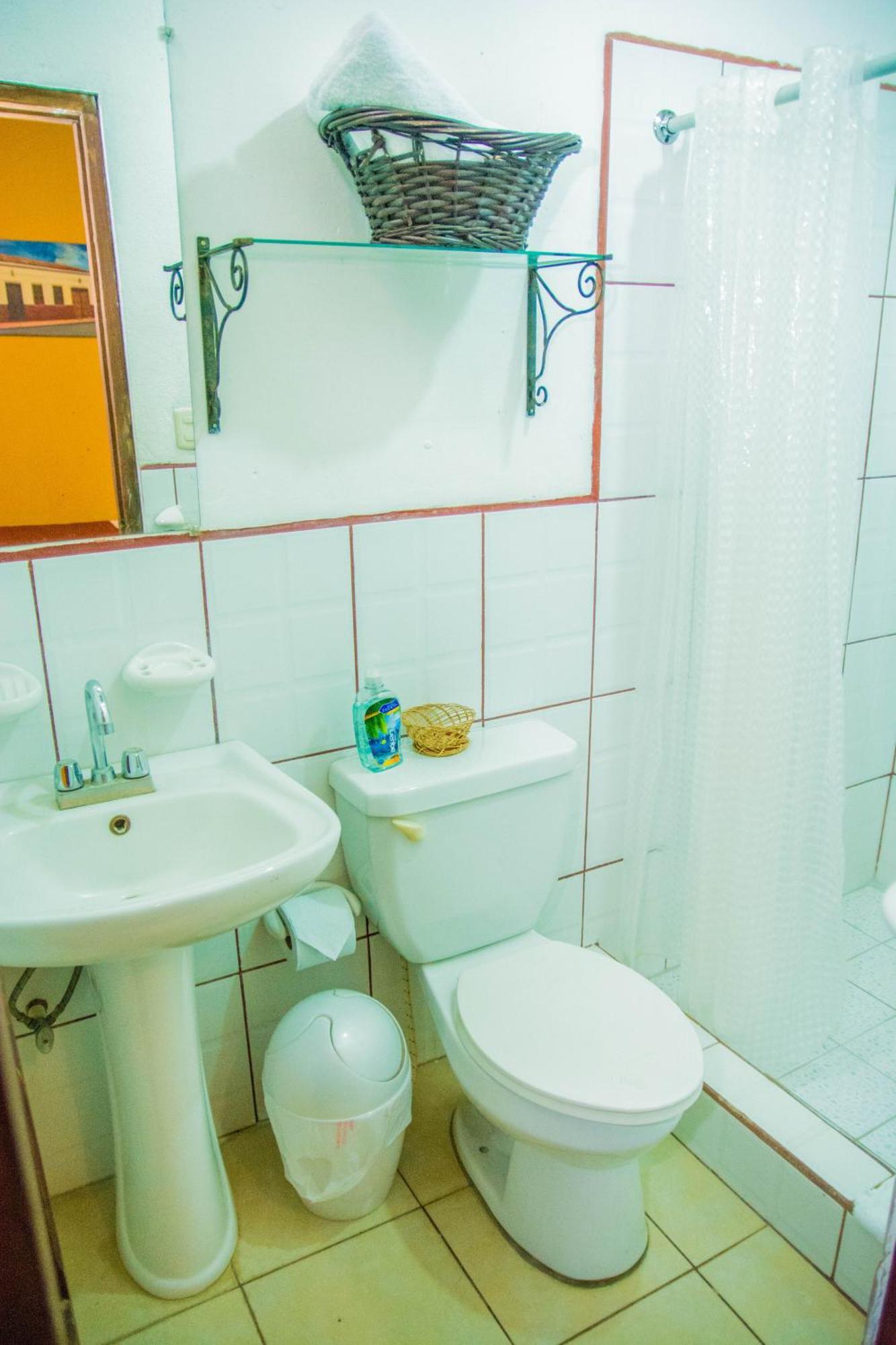 Hostal Fuente Castalia, B Y B เลออน ภายนอก รูปภาพ