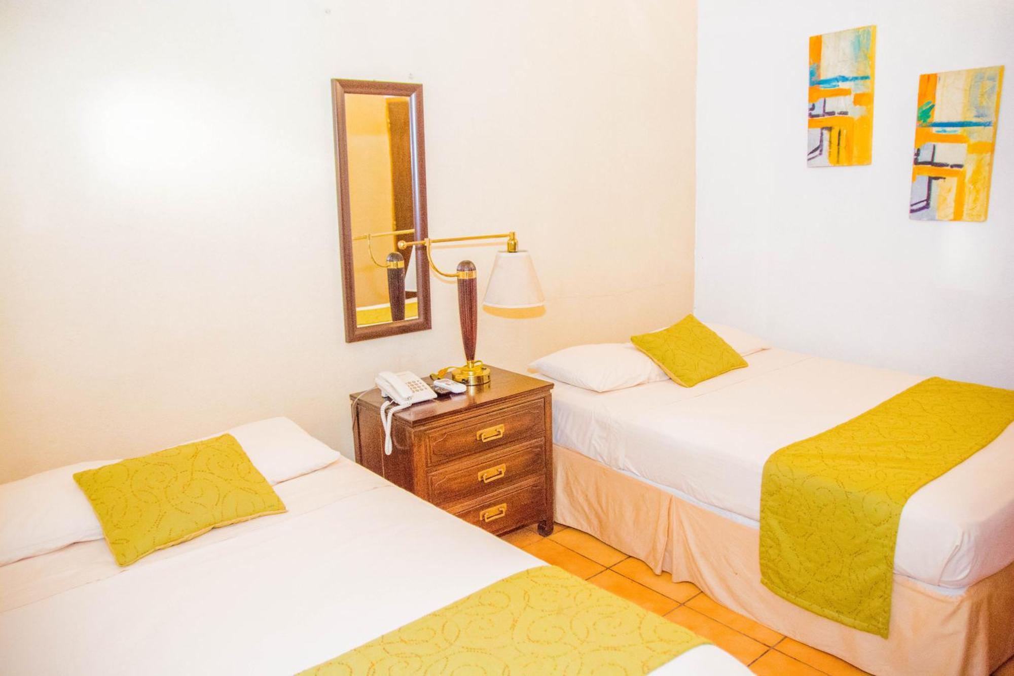 Hostal Fuente Castalia, B Y B เลออน ภายนอก รูปภาพ