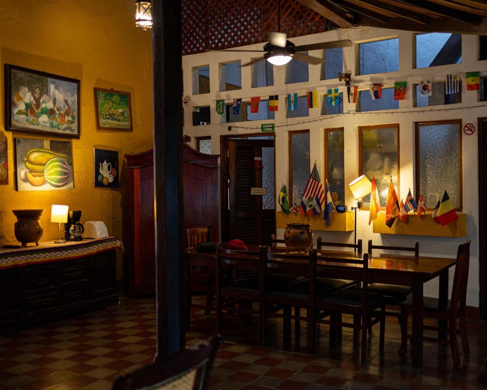 Hostal Fuente Castalia, B Y B เลออน ภายนอก รูปภาพ